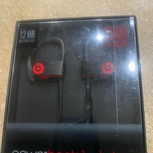 Powerbeats3 Wireless earphones